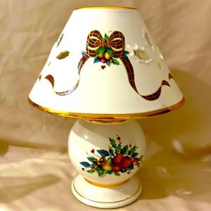 Lenox Holiday Tartan Votive/Tea Light Candle Lamp Holly Leaves 10” Tall. A1679.